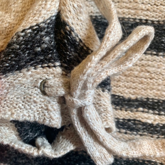 Rouched sleeve sweater - Picture 6 of 6